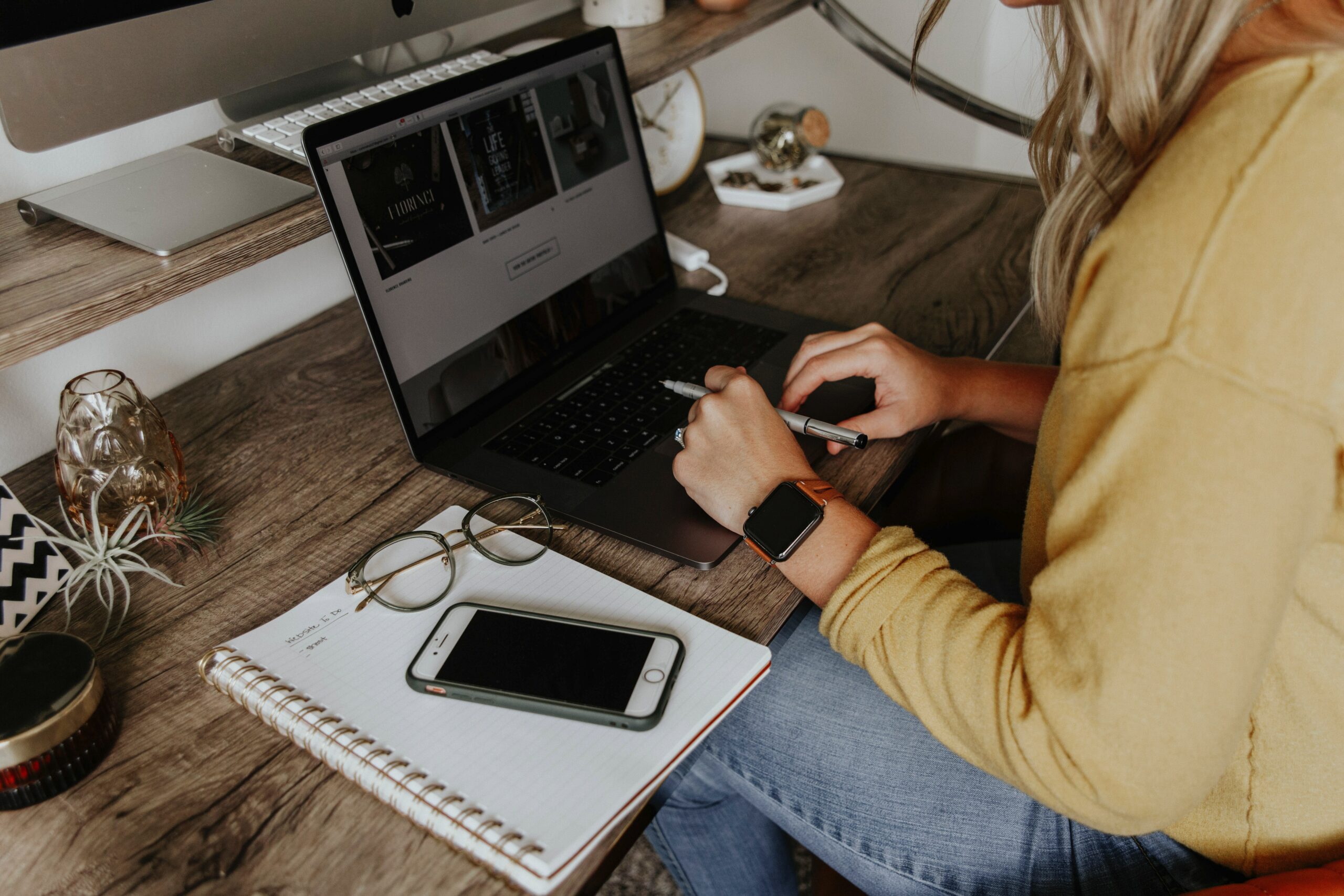 corinne-kutz-eeqFjT6q_sQ-unsplash les télétravailleurs vivent mal le télétravail