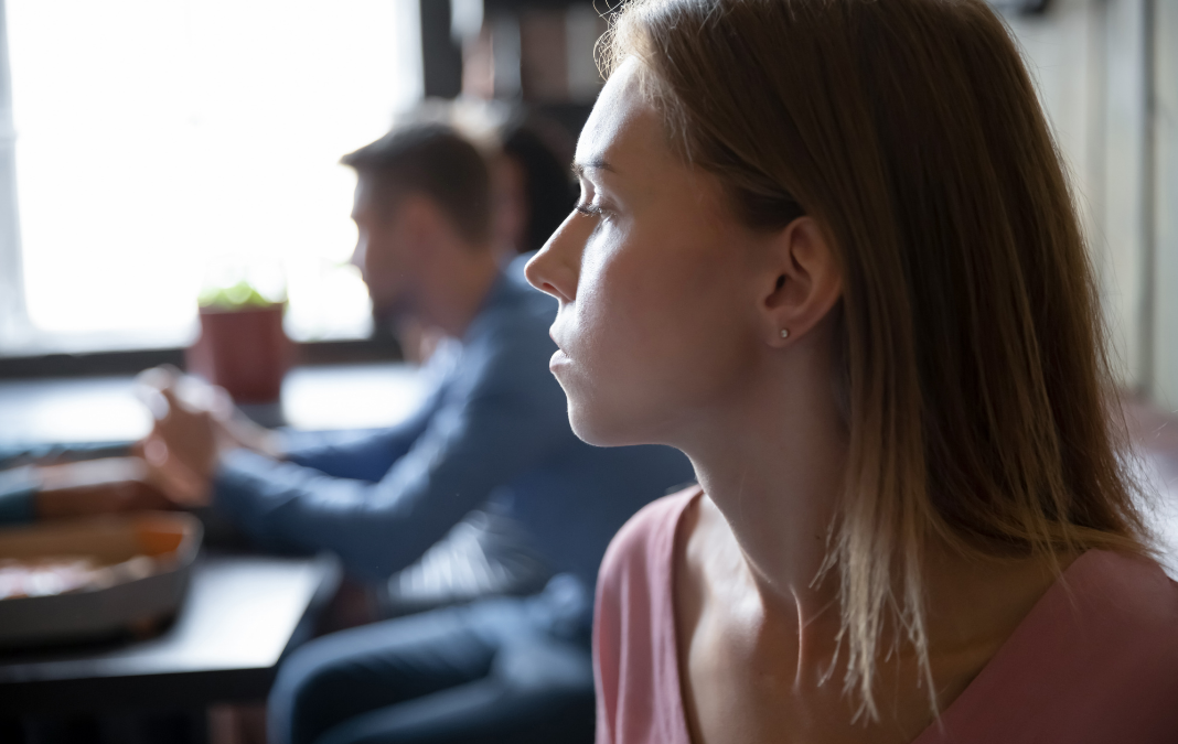 Aider un collègue victime de harcèlement – explication par un psychologue du réseau Pros-Consulte